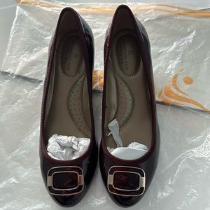 Bandolino Patent Leather Wedges US 5.5